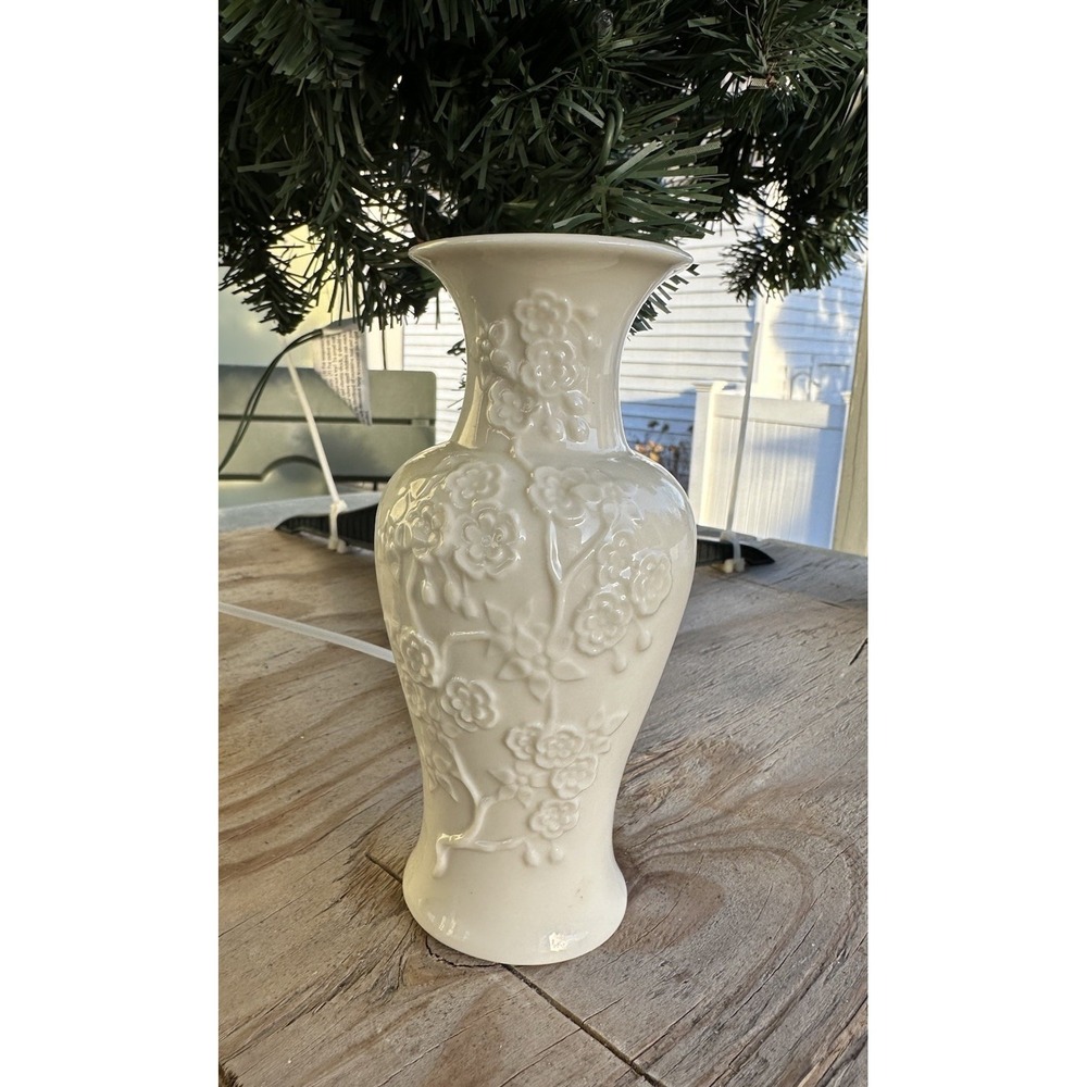 Vintage Lenox Ming‎ Blossom Collection Porcelain Bud Vase  About 6.5"